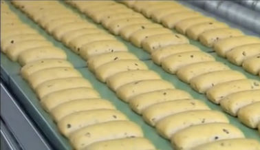 เครื่องทำขนมปังอัตโนมัติแบบพ่นทรายที่มีการตัดแบบ Dough ผู้ผลิต