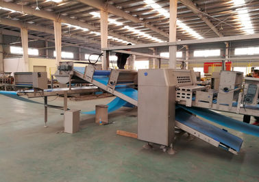 ประเทศจีน CE อนุมัติแป้งพัฟ Pastry เครื่องทำ 1,000 - 1,500 Kg / Hr กำลังการผลิต โรงงาน
